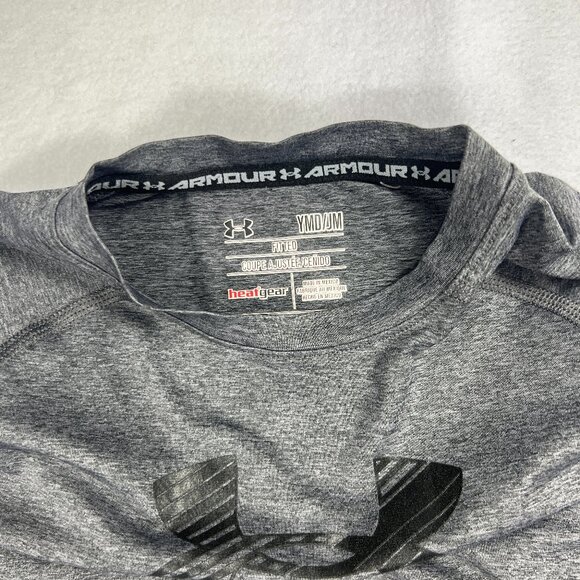 Boy's Under Armour HeatGear Long Sleeve Shirt - Picture 2 of 3